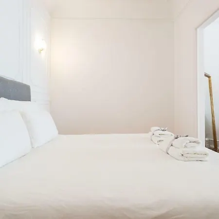6 Clouds Guest house